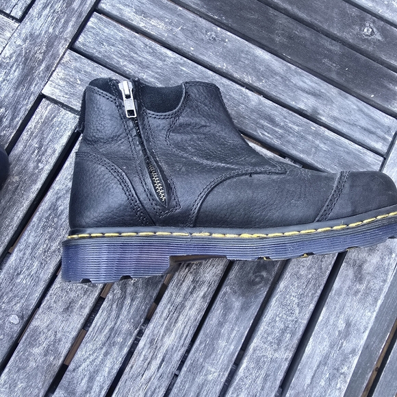 Dr. Martens Black Anti Static Steel Toe Black Leather Chelsea Work Boot 6M - Picture 6 of 14
